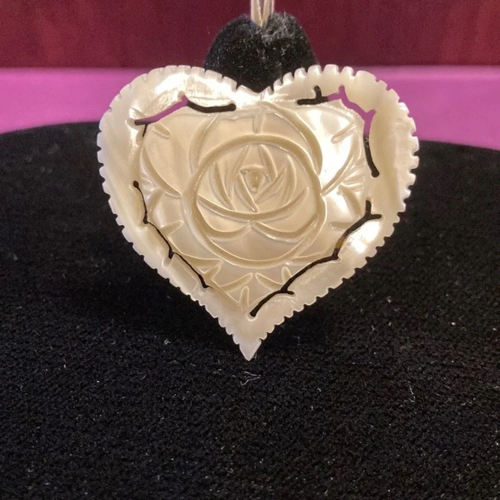 Vintage Taiwan Republic of China mother of pearl carved rose shaped heart